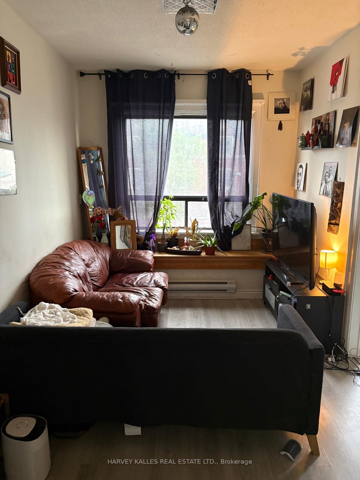 930 St Clair Avenue W 301, Toronto Unit: 301