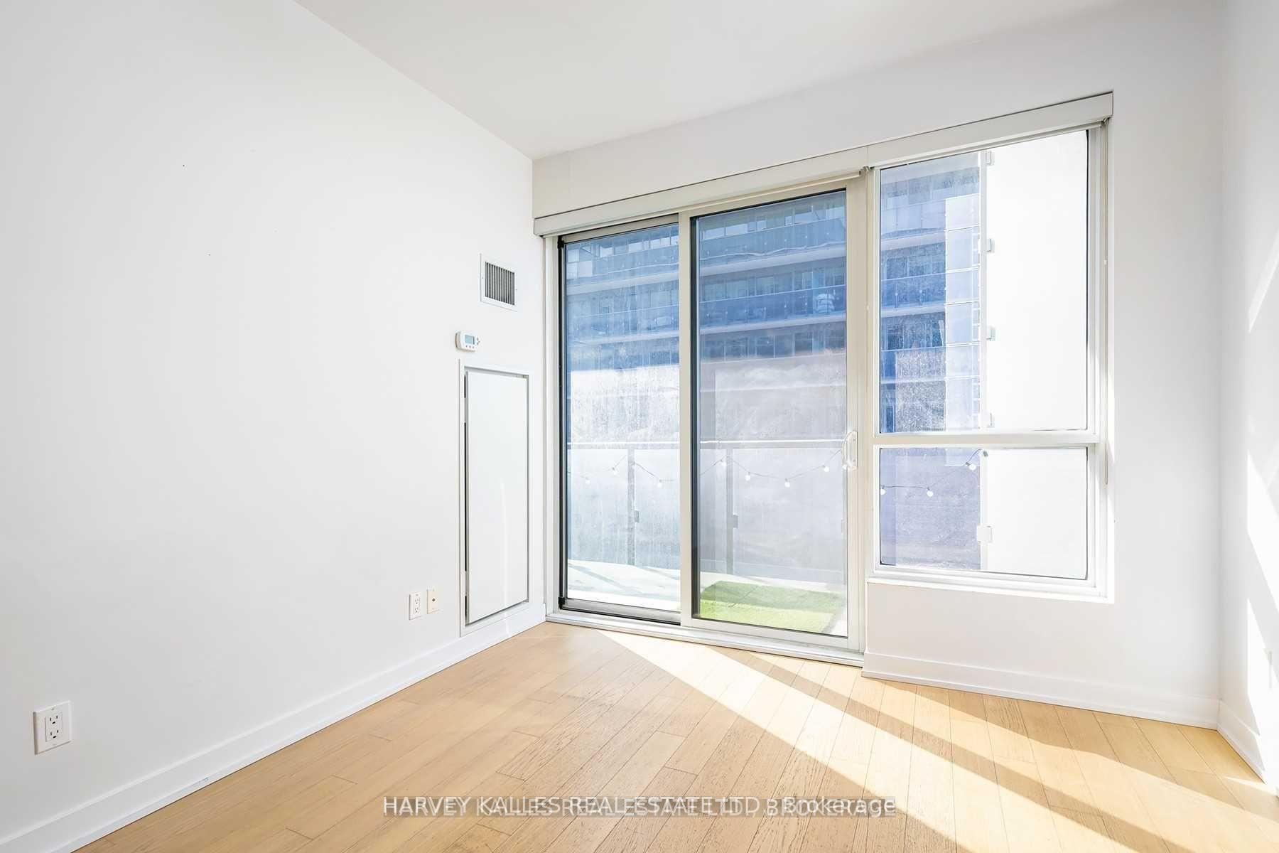 1030 King Street W 1002, Toronto Unit: 1002