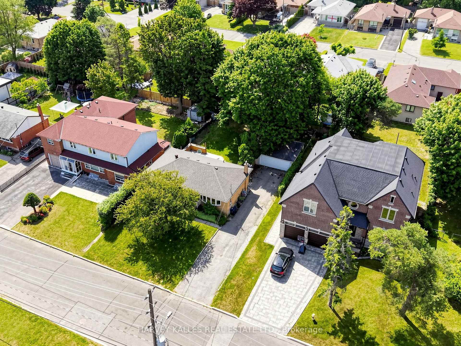 87 Combe Avenue, Toronto