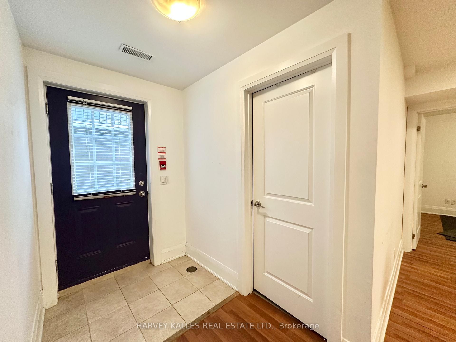 543 Palmerston Boulevard 2, Toronto Unit: 2