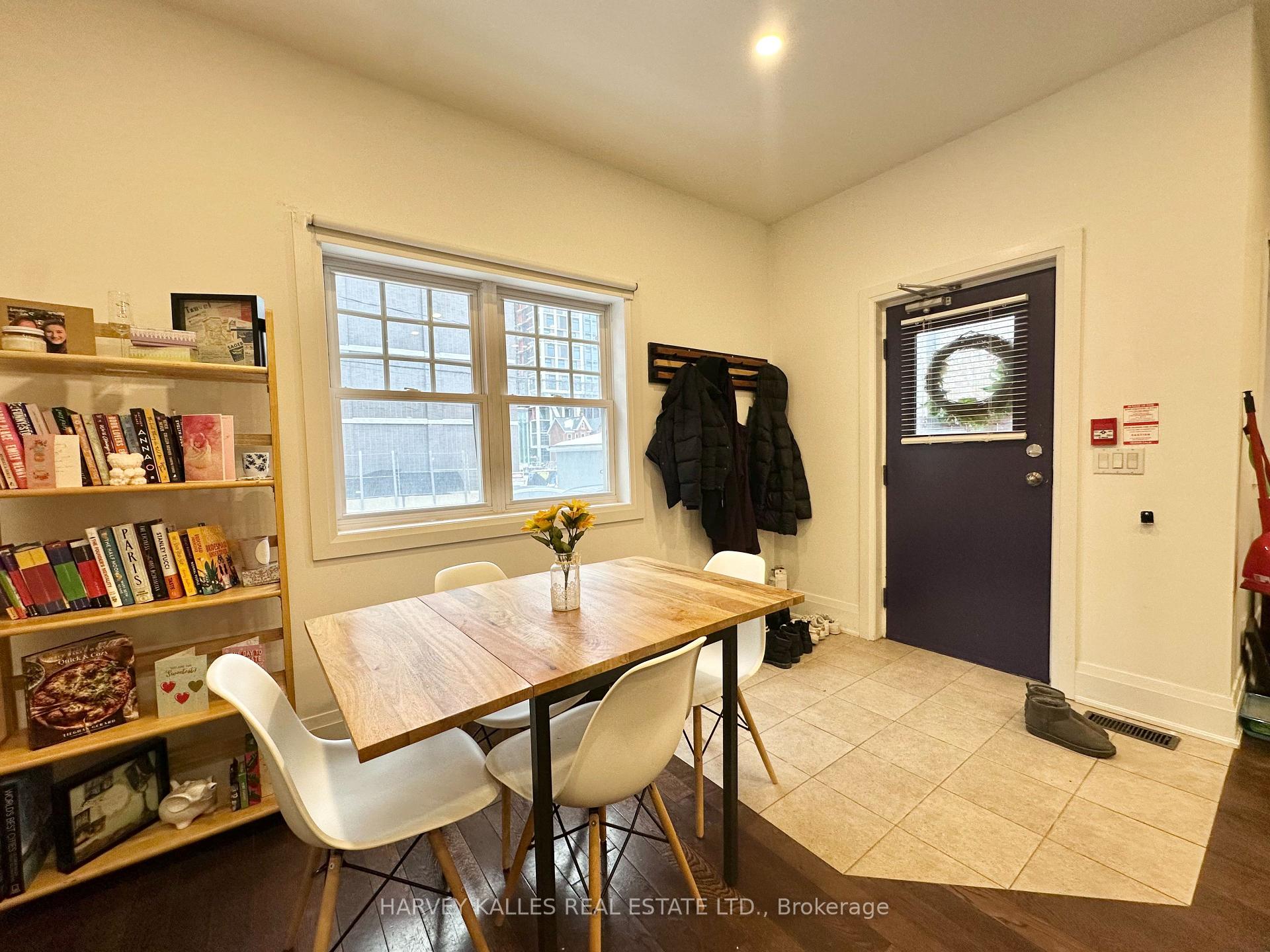 543 Palmerston Boulevard 2, Toronto Unit: 2