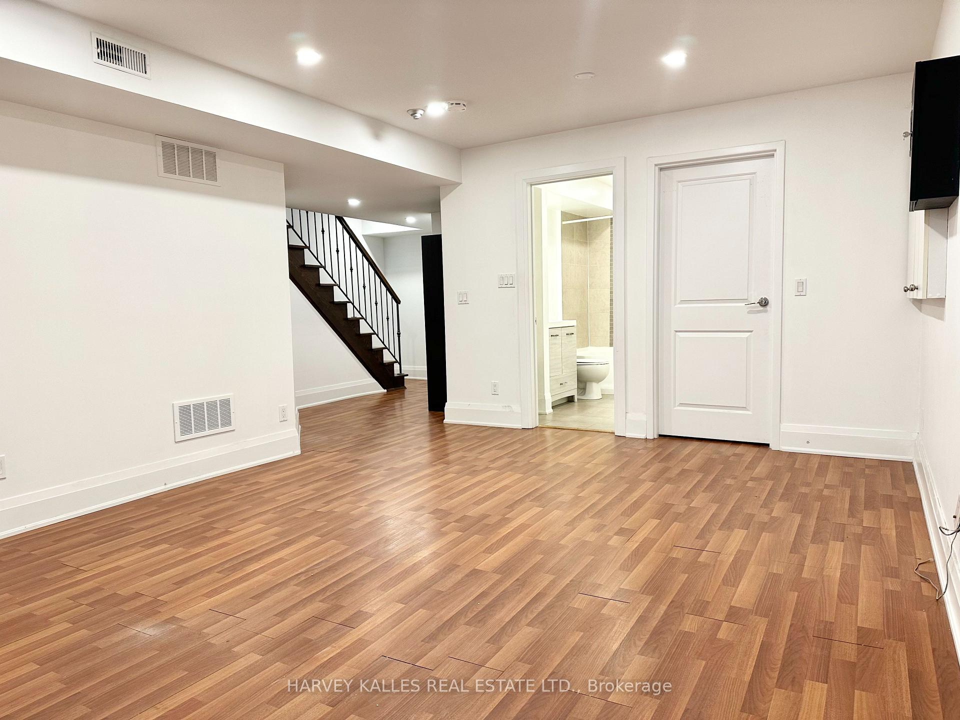 543 Palmerston Boulevard 2, Toronto Unit: 2