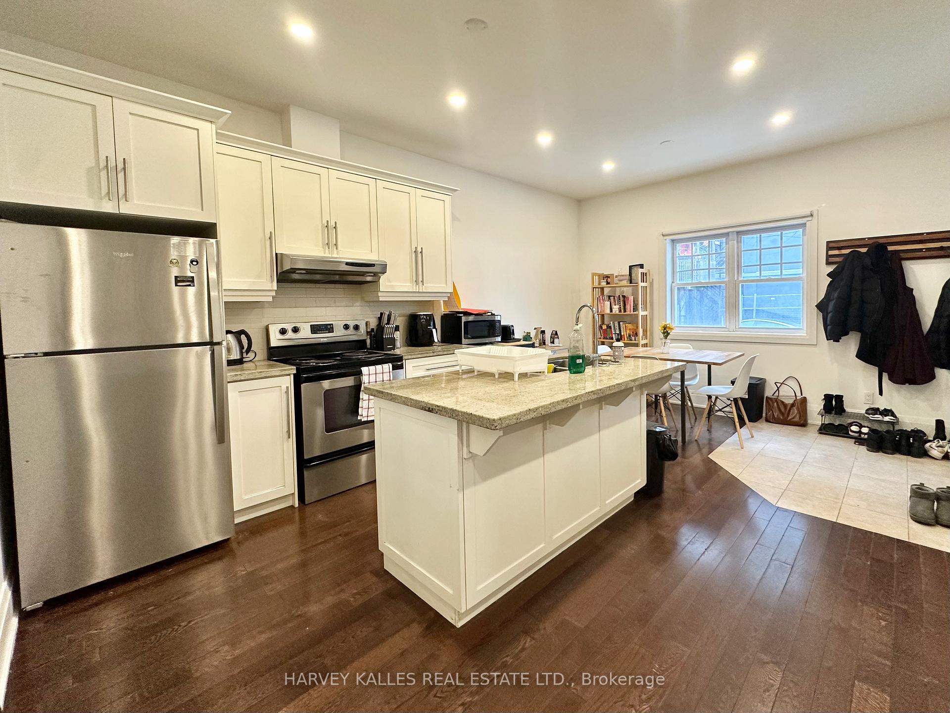 543 Palmerston Boulevard 2, Toronto Unit: 2