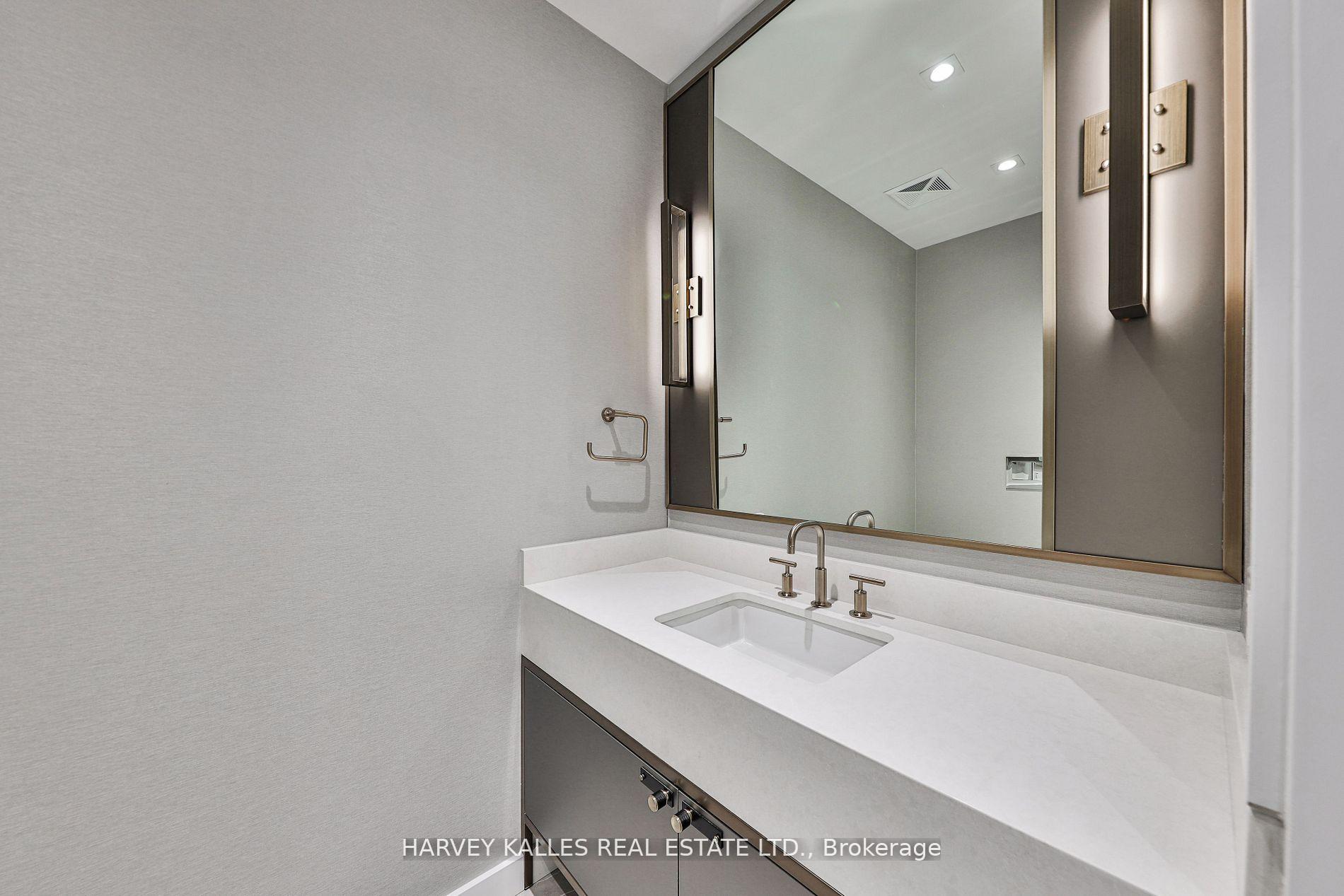 215 Lonsdale Road 1707, Toronto Unit: 1707