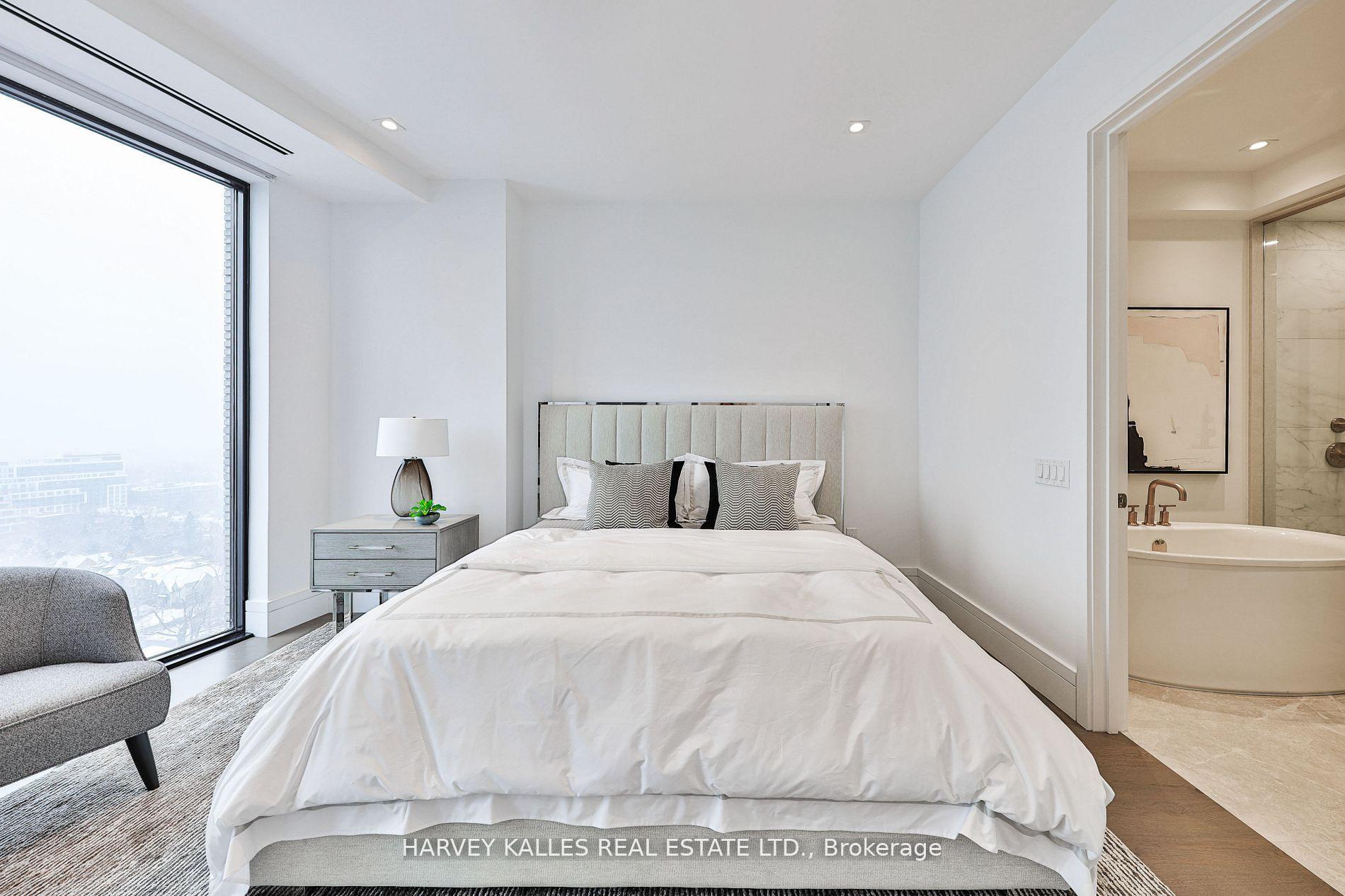215 Lonsdale Road 1707, Toronto Unit: 1707