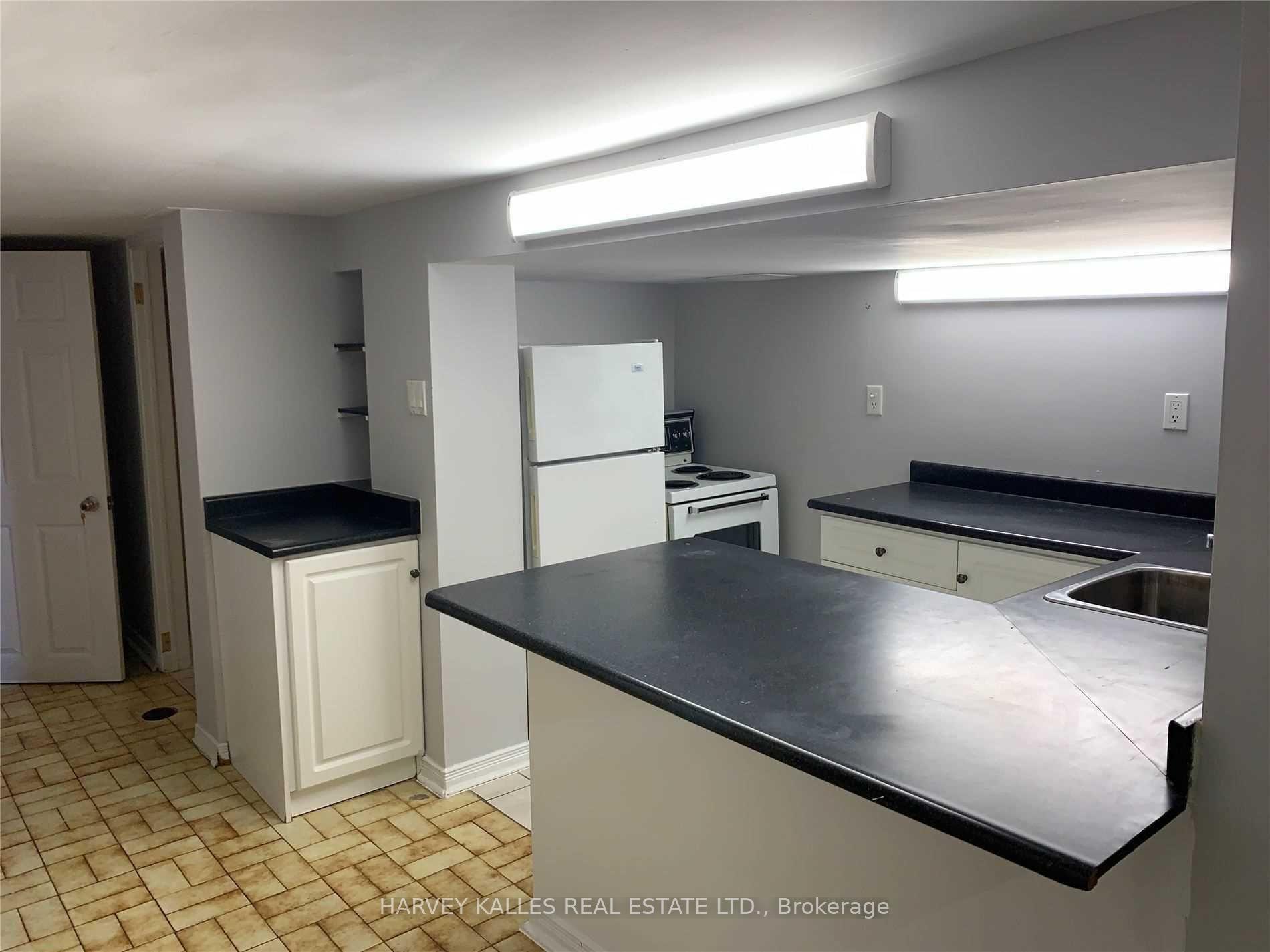 195 Poyntz Avenue Lower, Toronto Unit: Lower