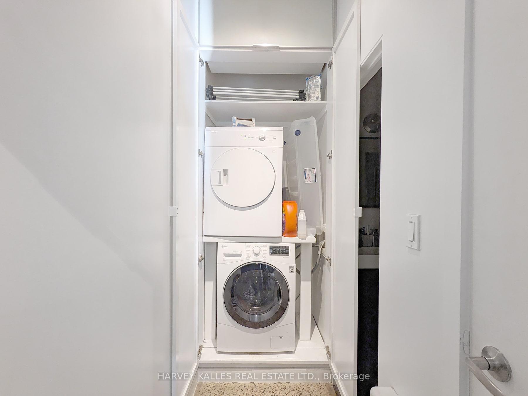 214 Bathurst Street B1, Toronto Unit: B1
