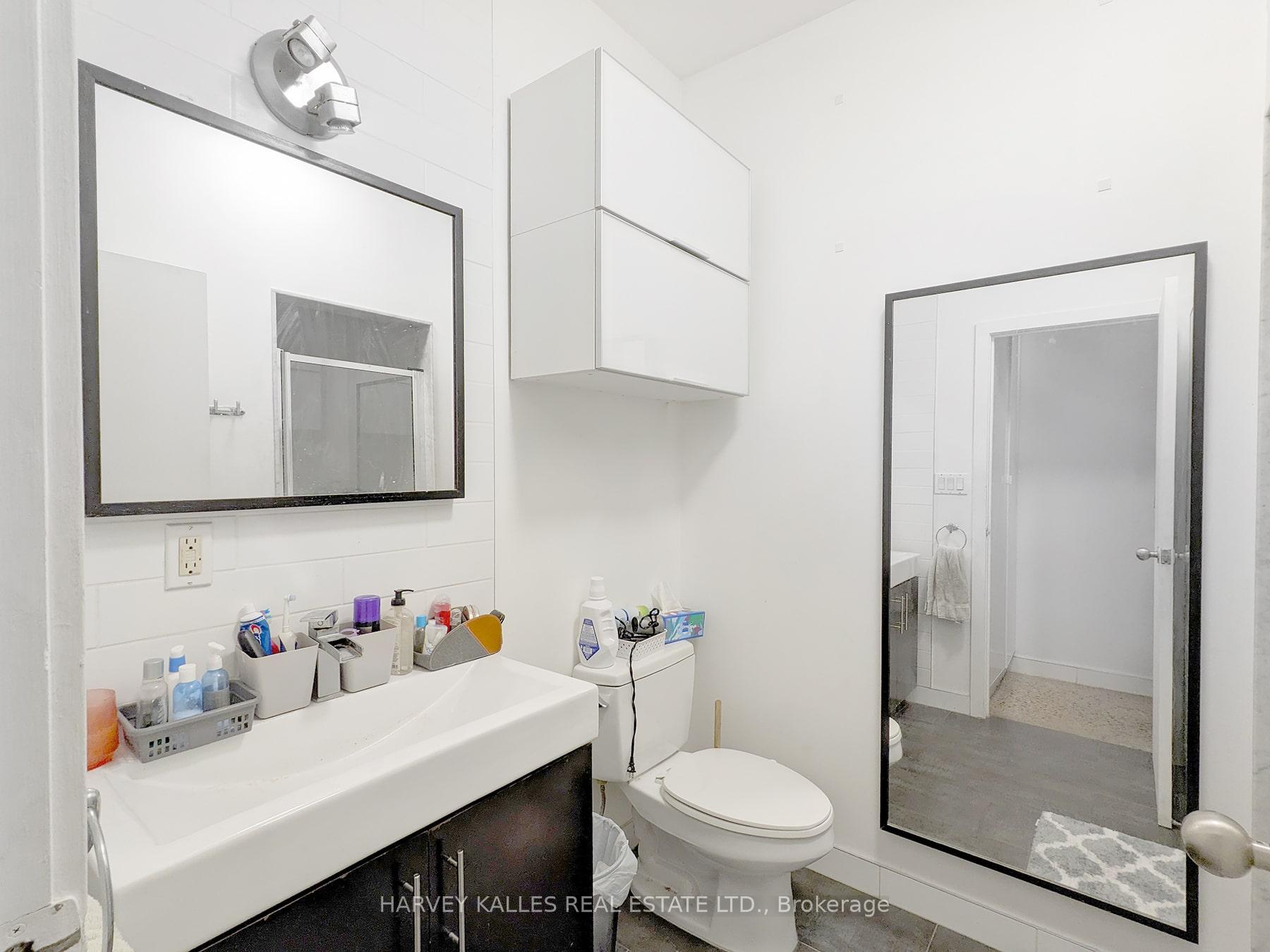 214 Bathurst Street B1, Toronto Unit: B1