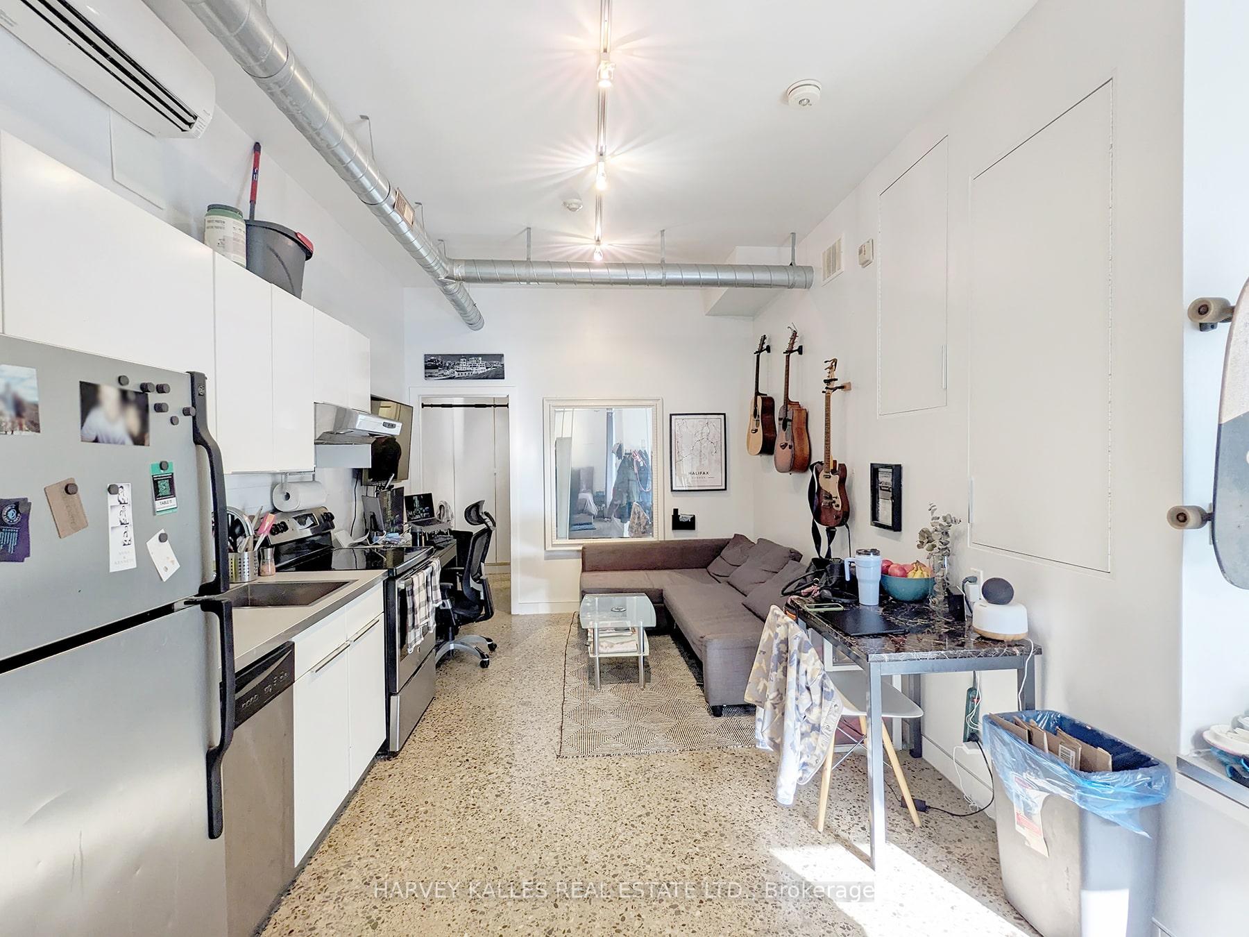 214 Bathurst Street B1, Toronto Unit: B1