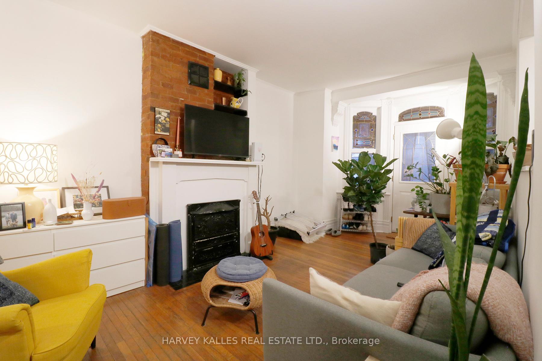 107 Concord Avenue 2A, Toronto Unit: 2A