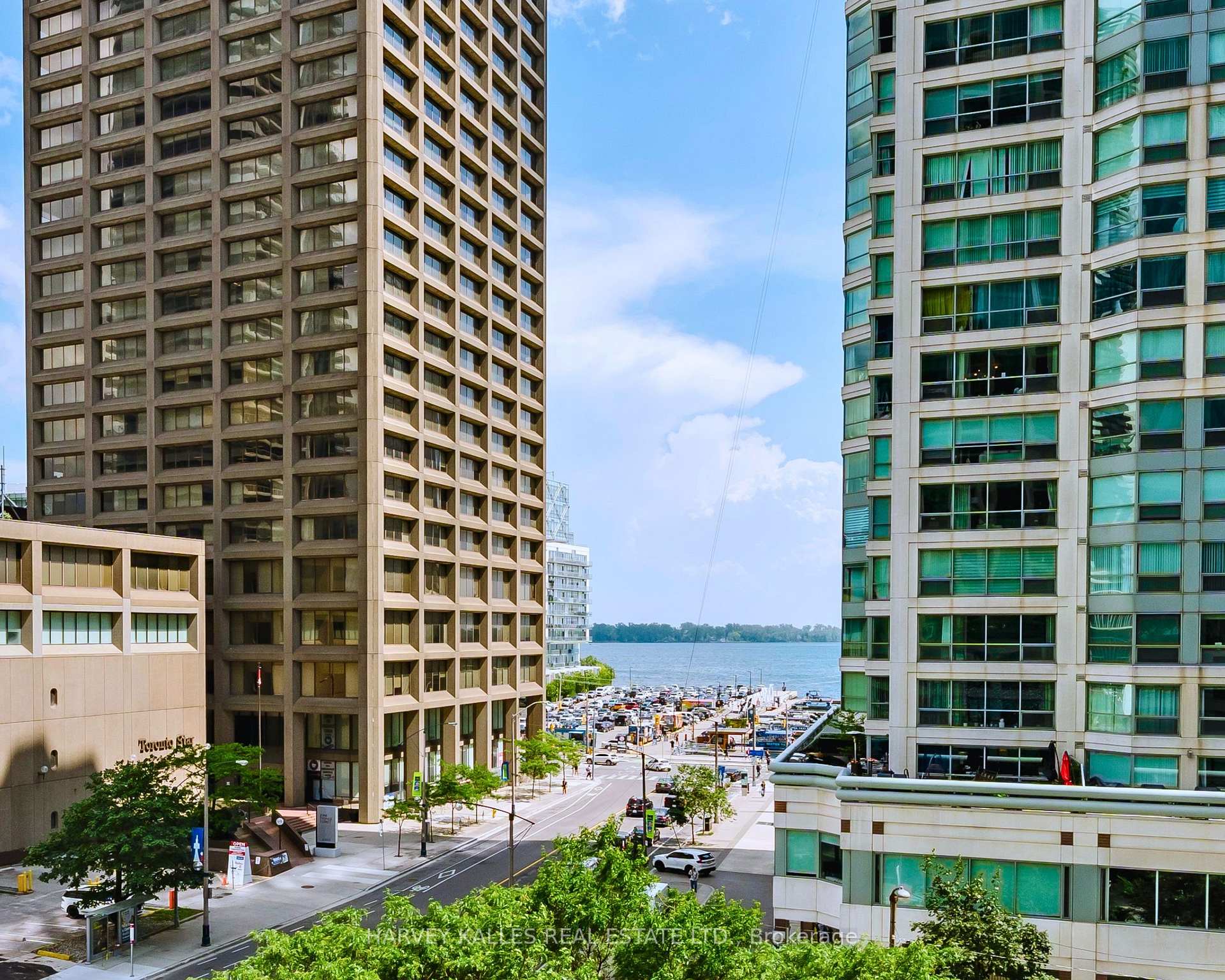 16 Yonge Street 3211, Toronto Unit: 3211