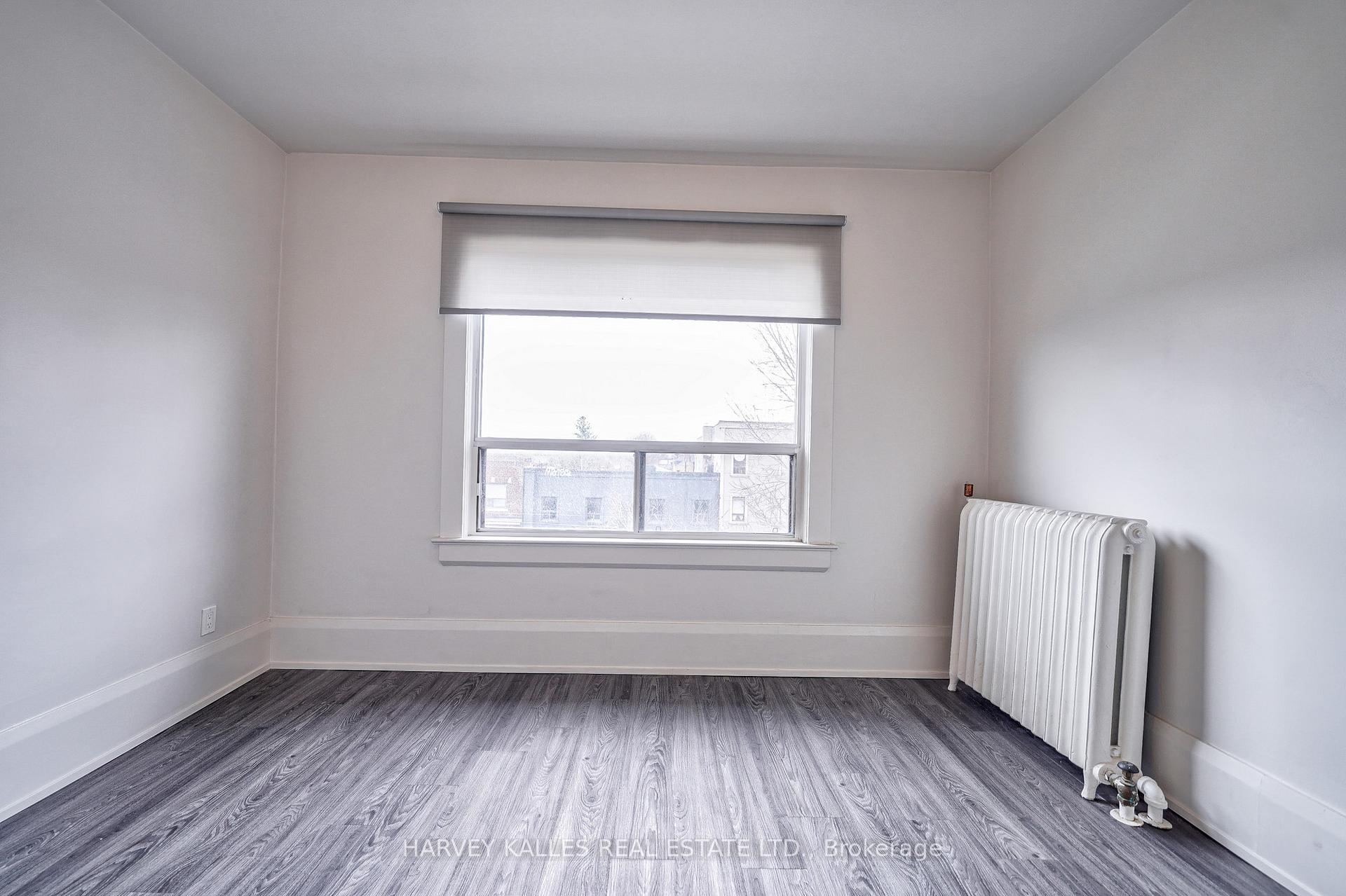 1074 St Clair Avenue W 4, Toronto Unit: 4