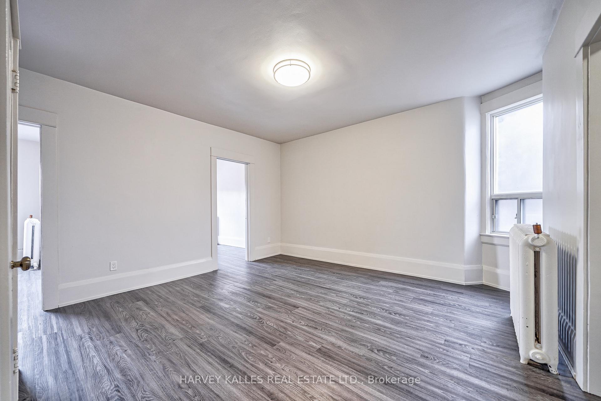 1074 St Clair Avenue W 4, Toronto Unit: 4