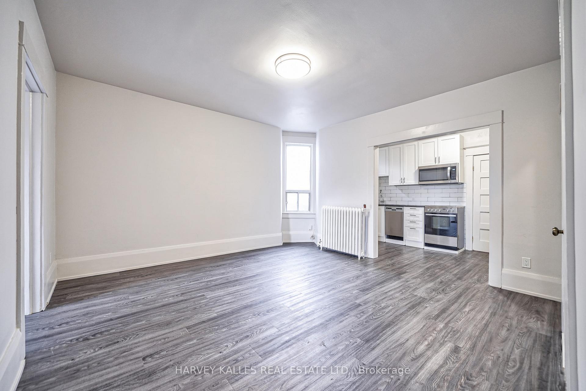 1074 St Clair Avenue W 4, Toronto Unit: 4