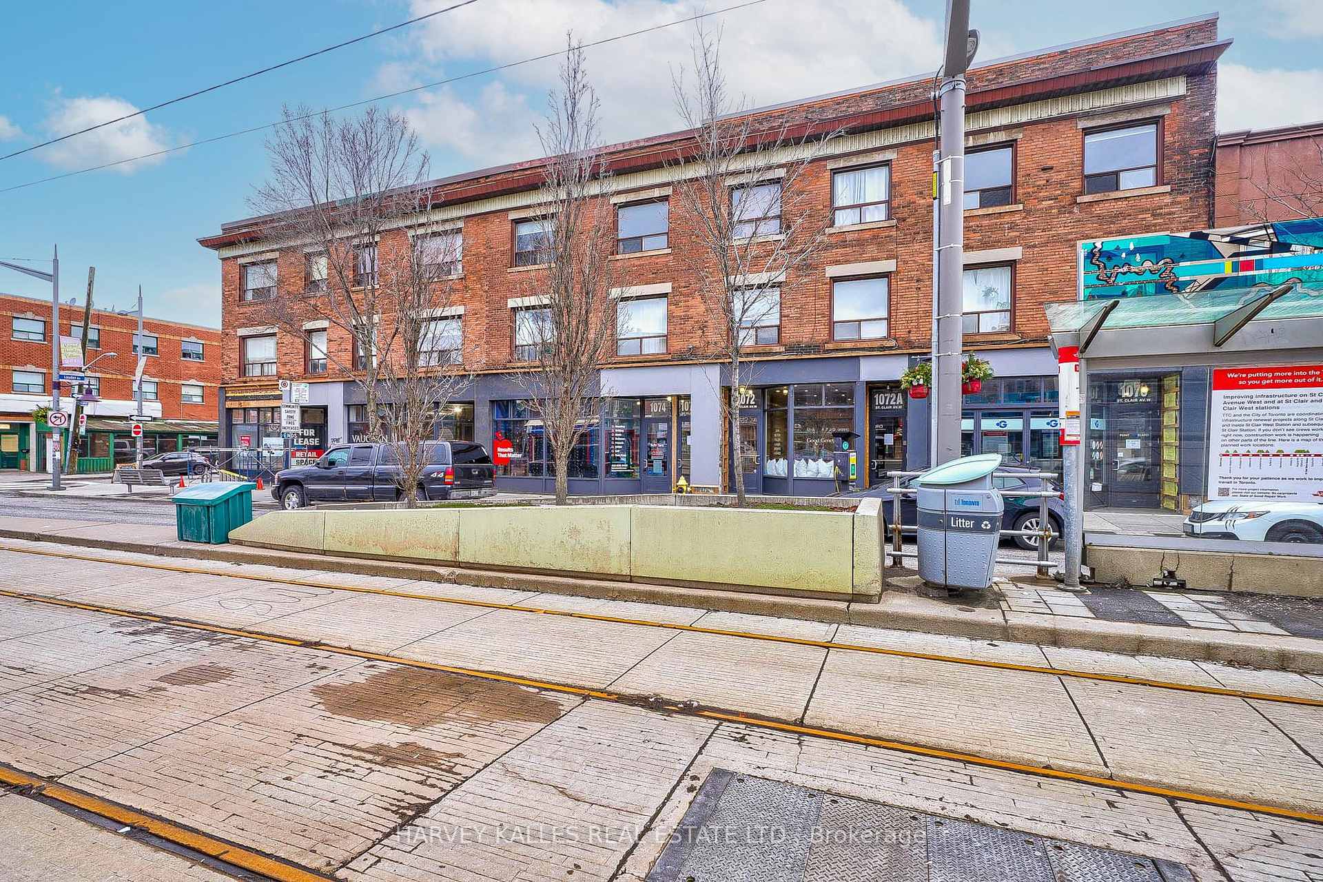 1074 St Clair Avenue W 4, Toronto Unit: 4