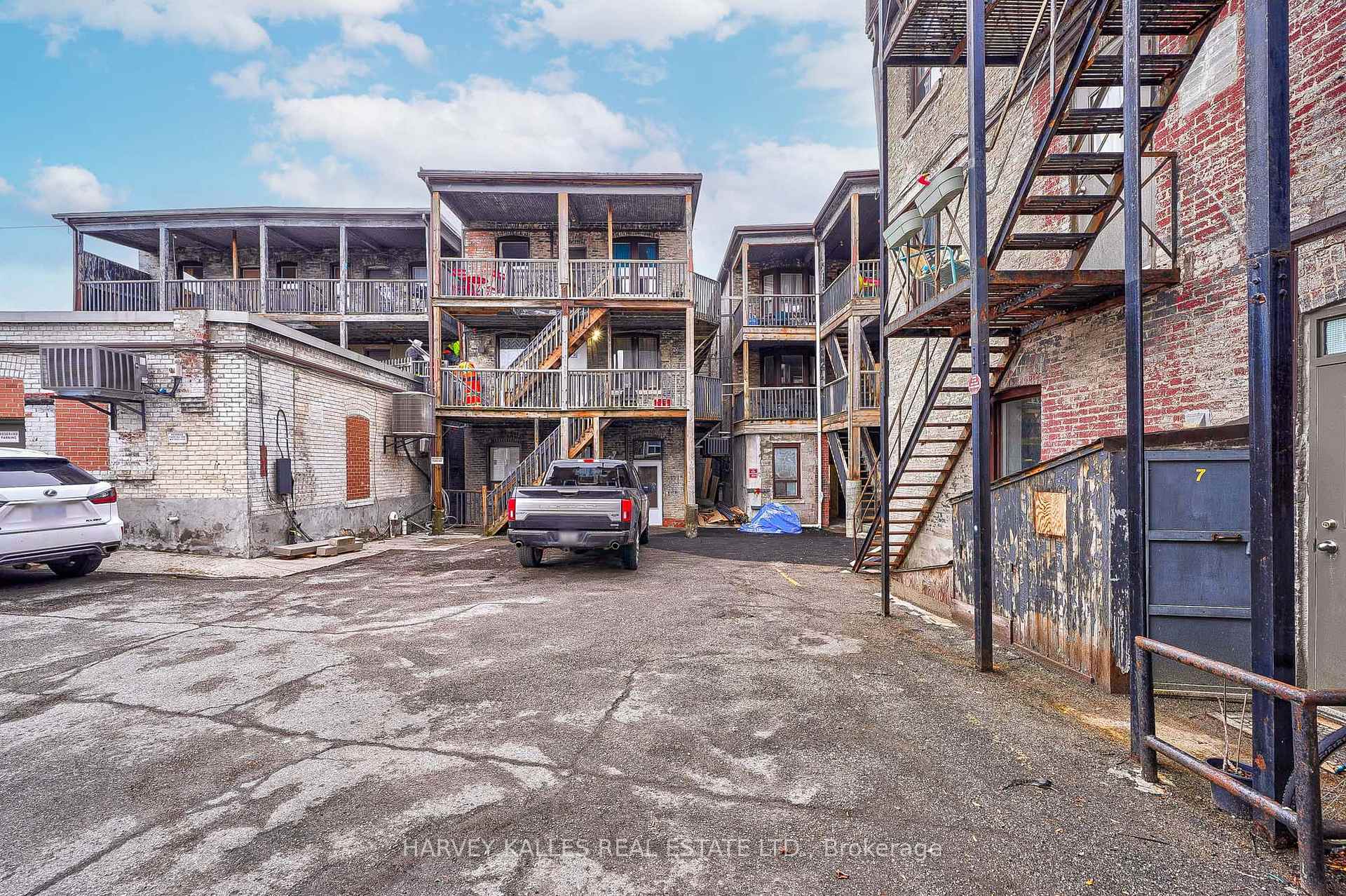 1074 St Clair Avenue W 4, Toronto Unit: 4