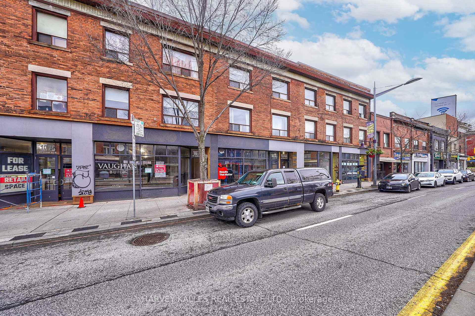 1074 St Clair Avenue W 4, Toronto Unit: 4