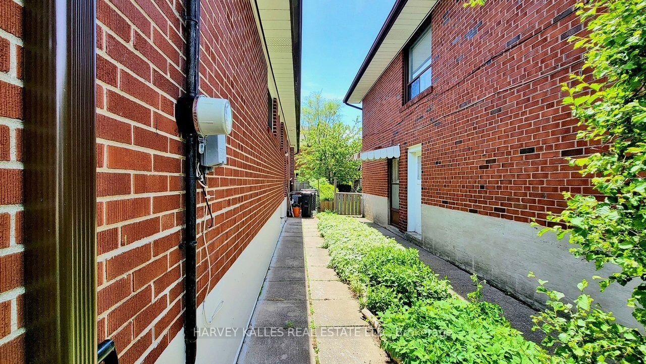 7 Pannahill Road, Toronto
