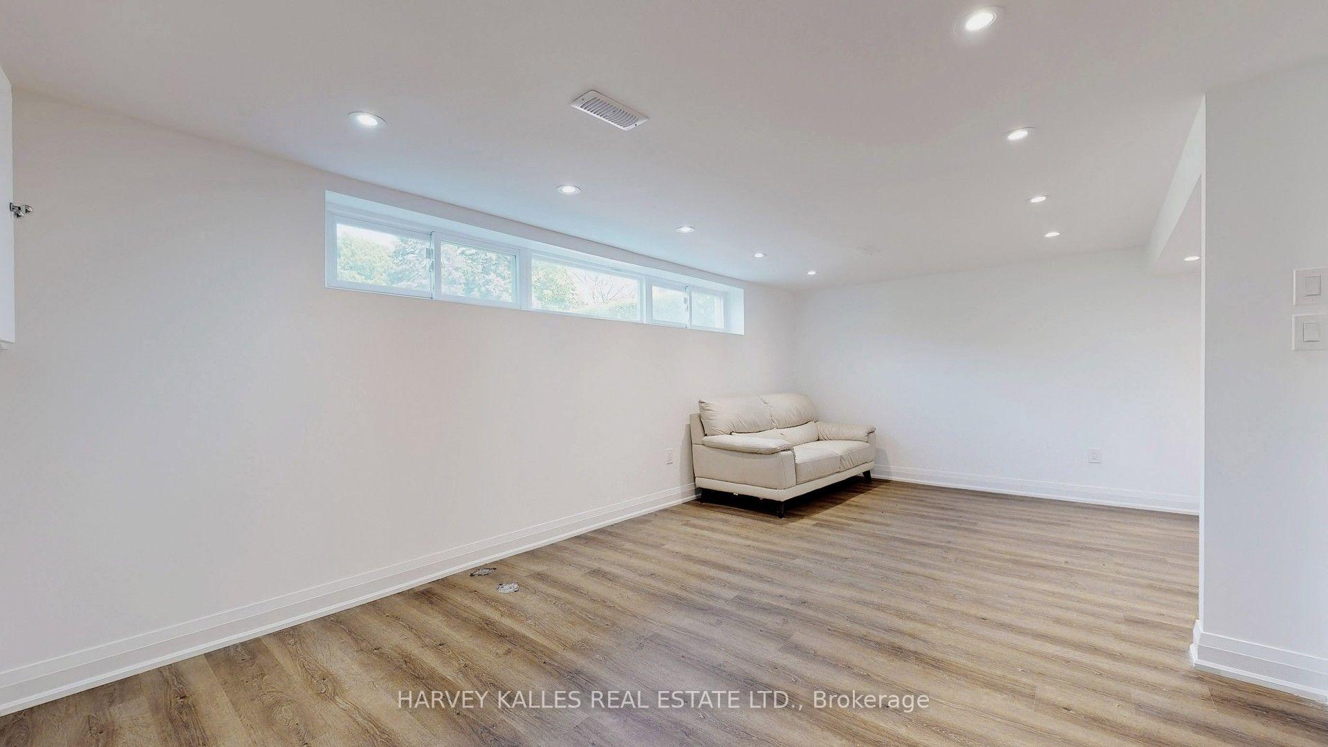 7 Pannahill Road, Toronto