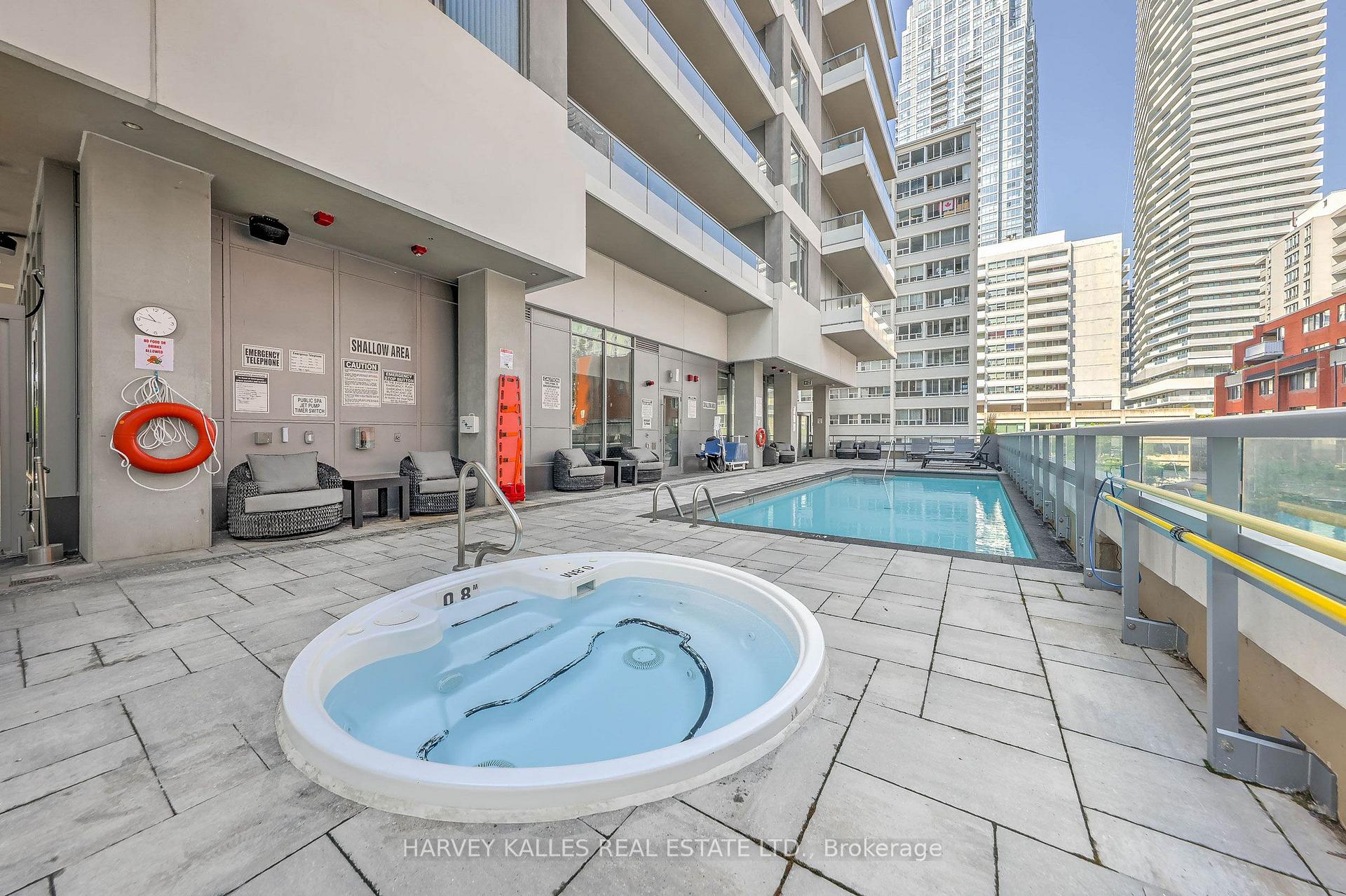 50 Dunfield Avenue LPH18, Toronto Unit: LPH18