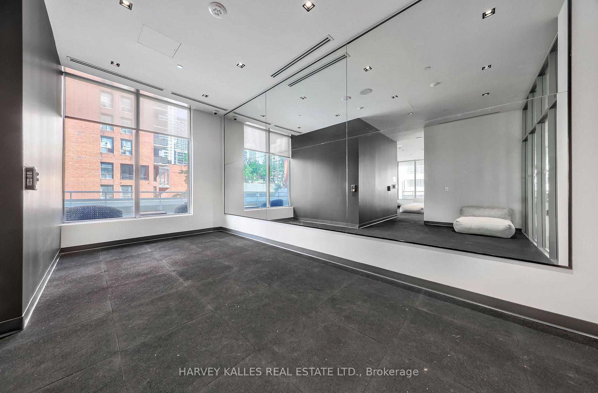 50 Dunfield Avenue LPH18, Toronto Unit: LPH18