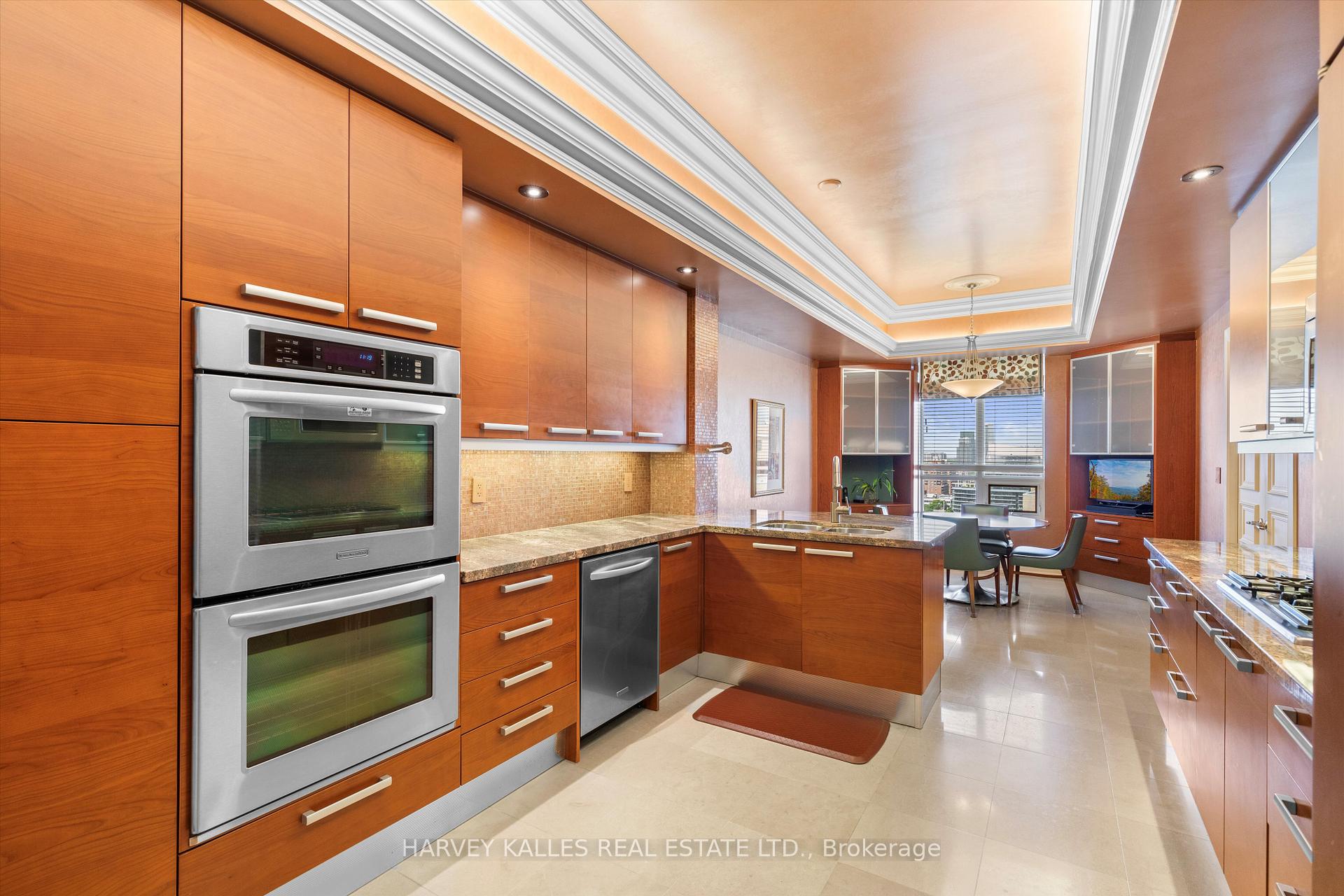 662 Sheppard Avenue E UPH4, Toronto Unit: UPH4