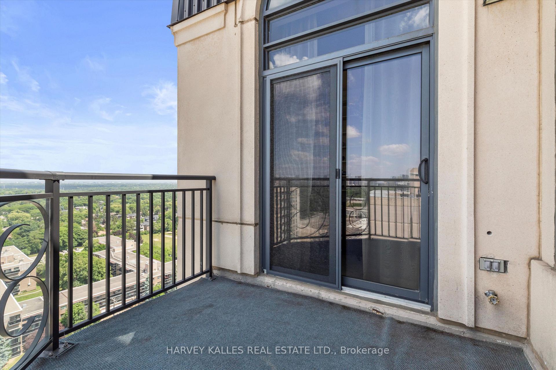 662 Sheppard Avenue E UPH4, Toronto Unit: UPH4