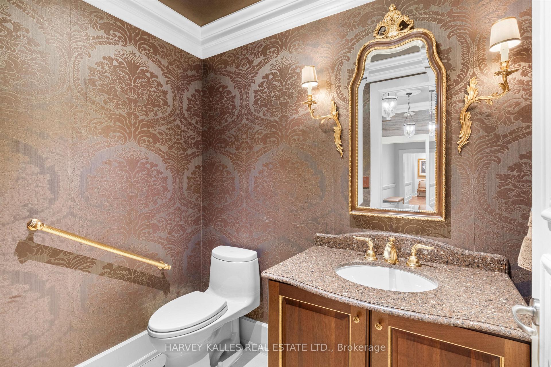662 Sheppard Avenue E UPH4, Toronto Unit: UPH4
