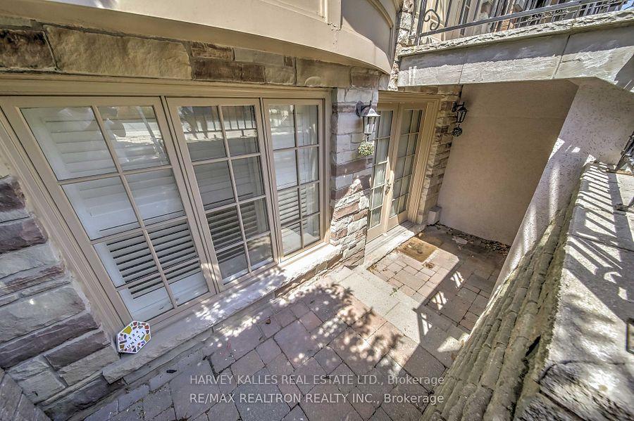 384 Spadina Road Lower, Toronto Unit: Lower