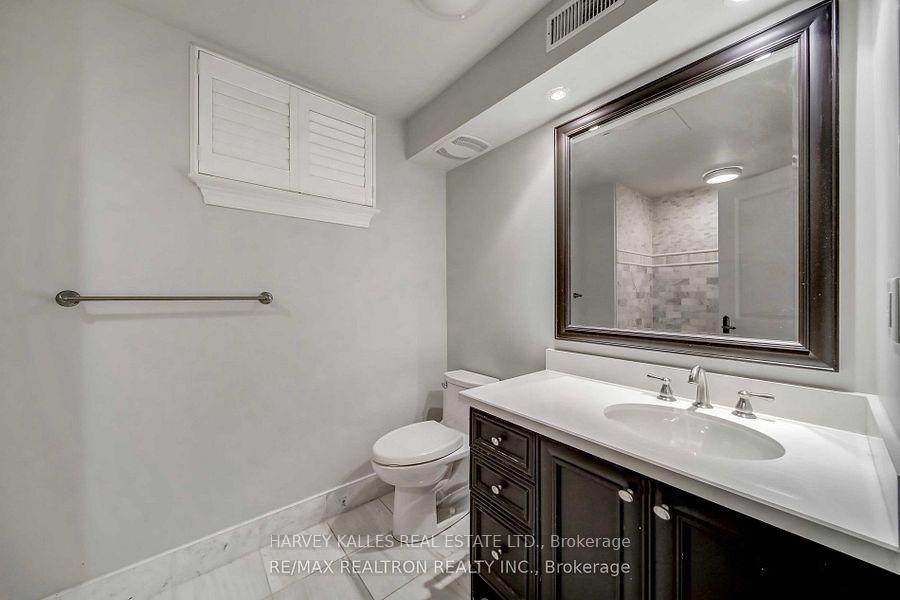 384 Spadina Road Lower, Toronto Unit: Lower