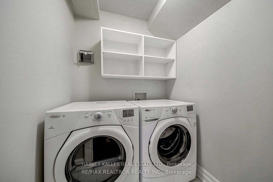 384 Spadina Road Lower, Toronto Unit: Lower