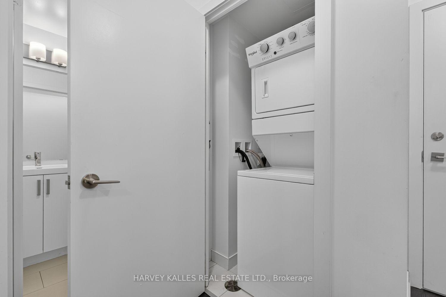 1603 Eglinton Avenue W 214, Toronto Unit: 214