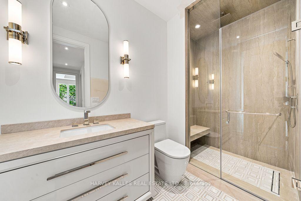 204 Forest Hill Road, Toronto