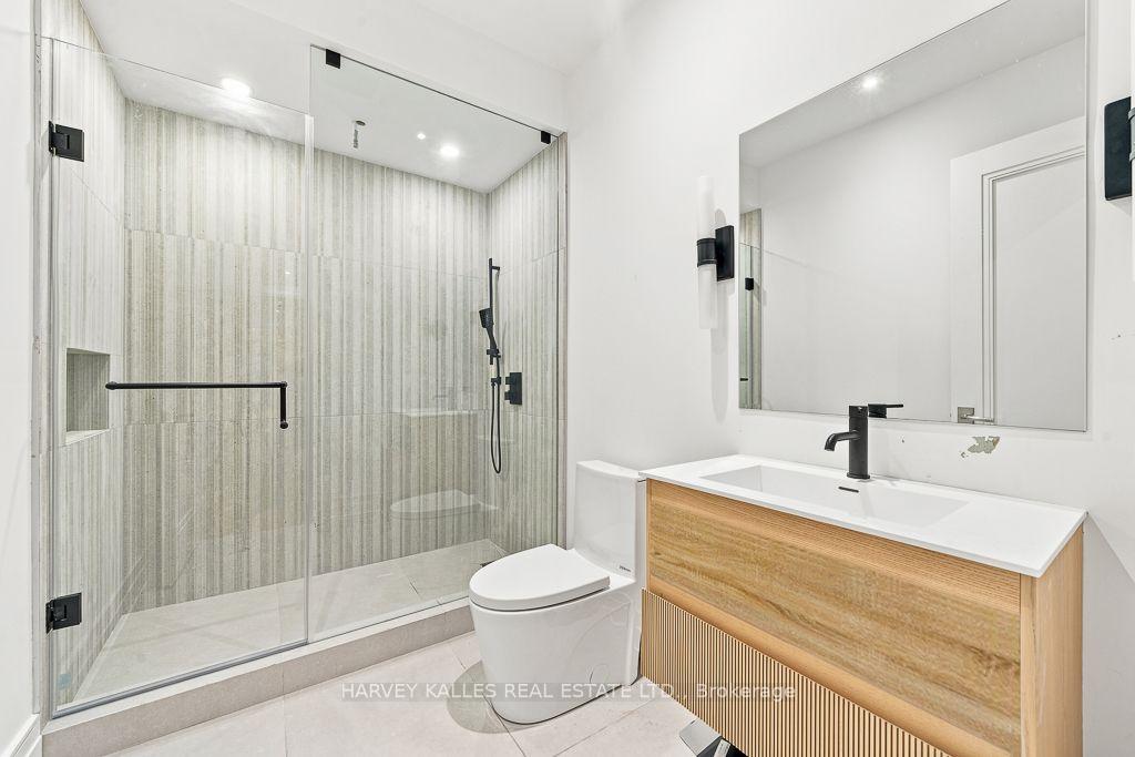 204 Forest Hill Road, Toronto