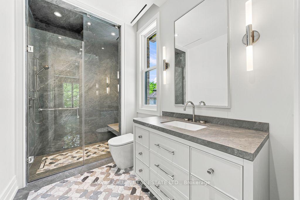 204 Forest Hill Road, Toronto