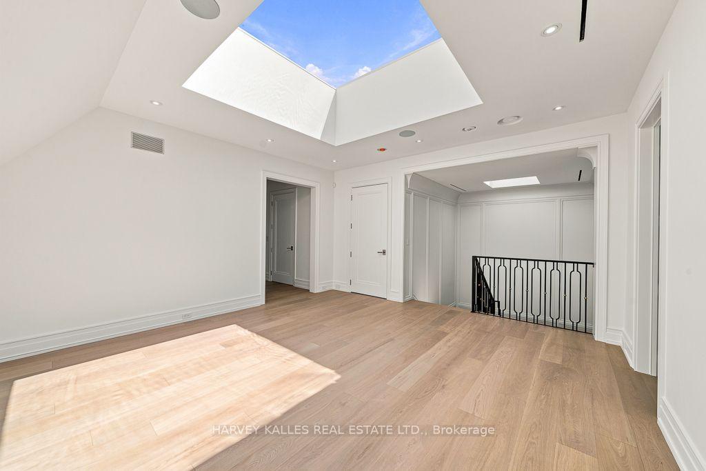204 Forest Hill Road, Toronto