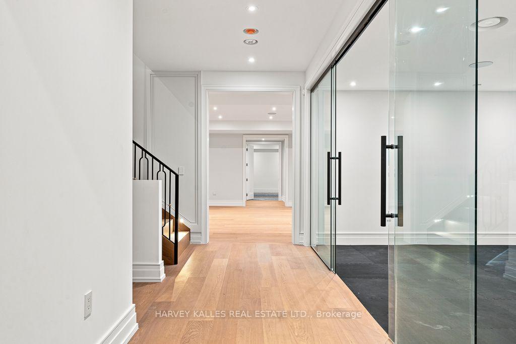204 Forest Hill Road, Toronto