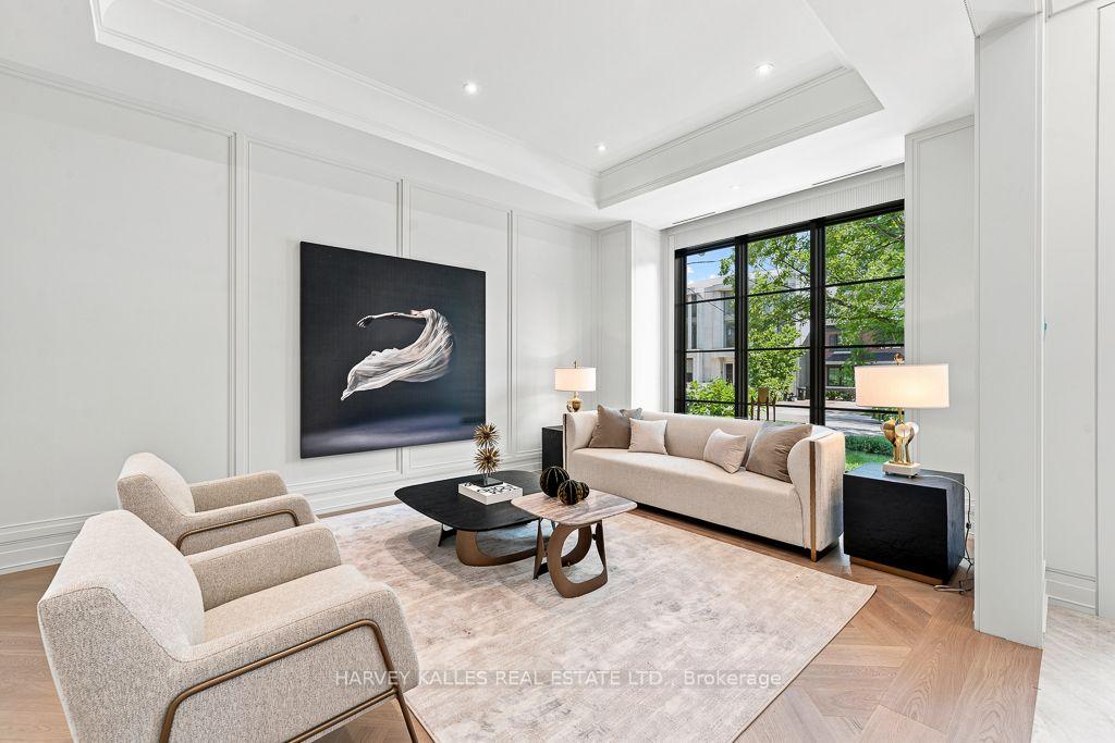 204 Forest Hill Road, Toronto