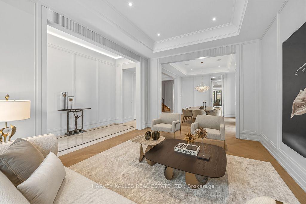 204 Forest Hill Road, Toronto