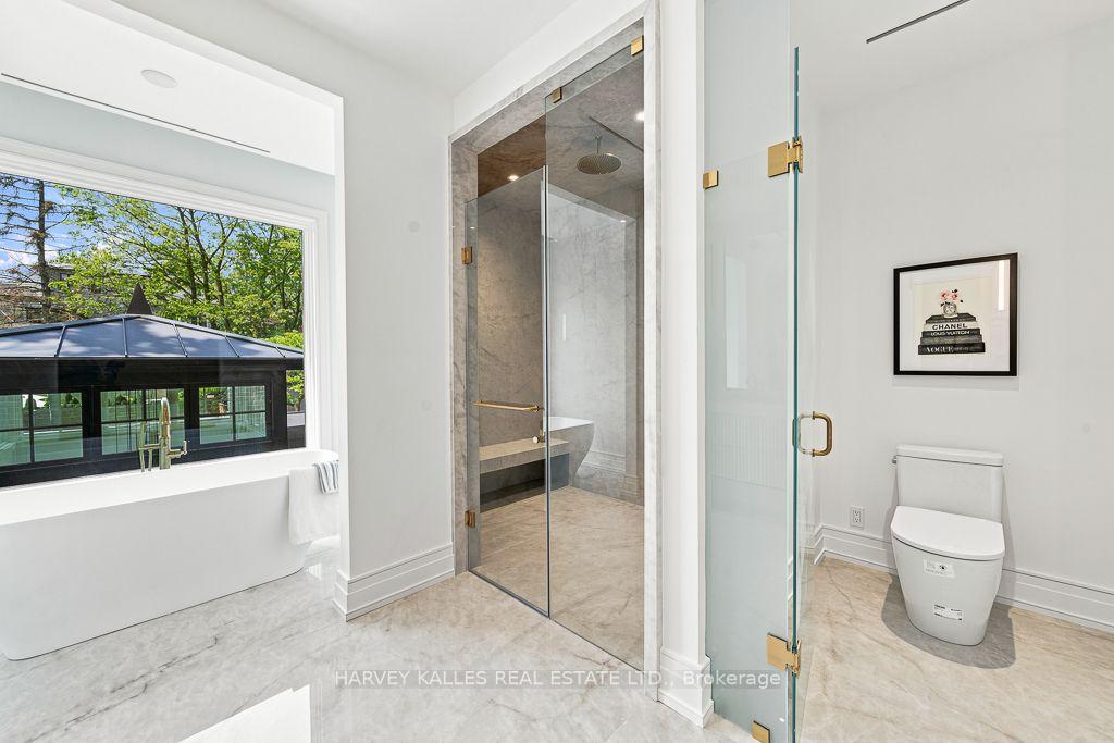 204 Forest Hill Road, Toronto