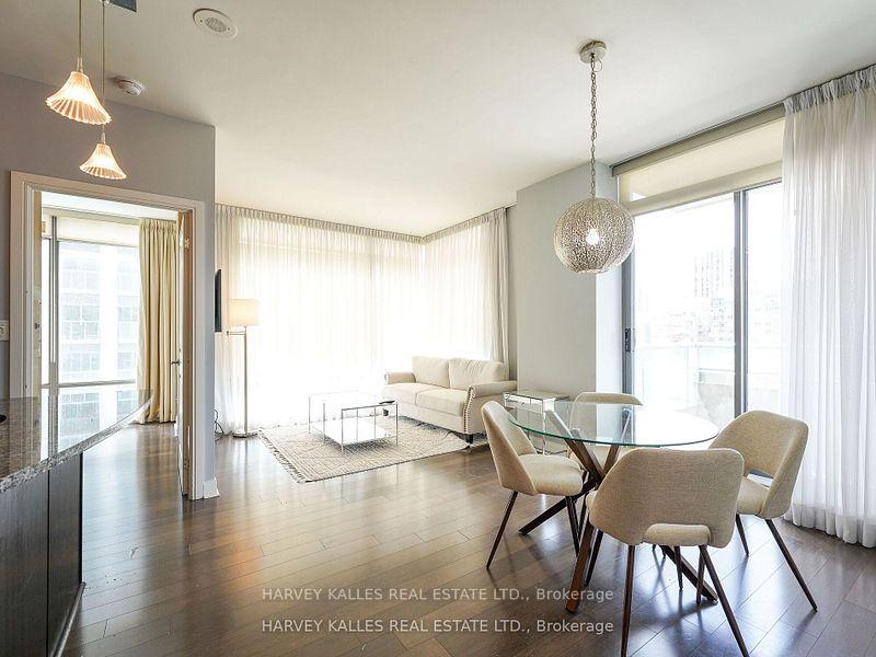 18 Yorkville Avenue 1305, Toronto Unit: 1305