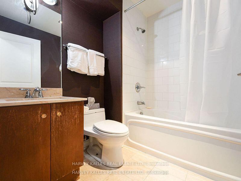 18 Yorkville Avenue 1305, Toronto Unit: 1305