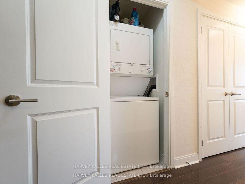 18 Yorkville Avenue 1305, Toronto Unit: 1305