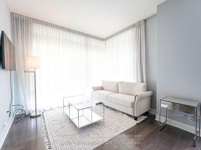 18 Yorkville Avenue 1305, Toronto Unit: 1305