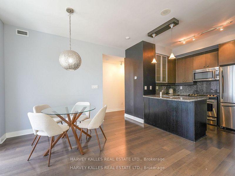 18 Yorkville Avenue 1305, Toronto Unit: 1305