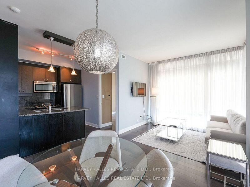 18 Yorkville Avenue 1305, Toronto Unit: 1305