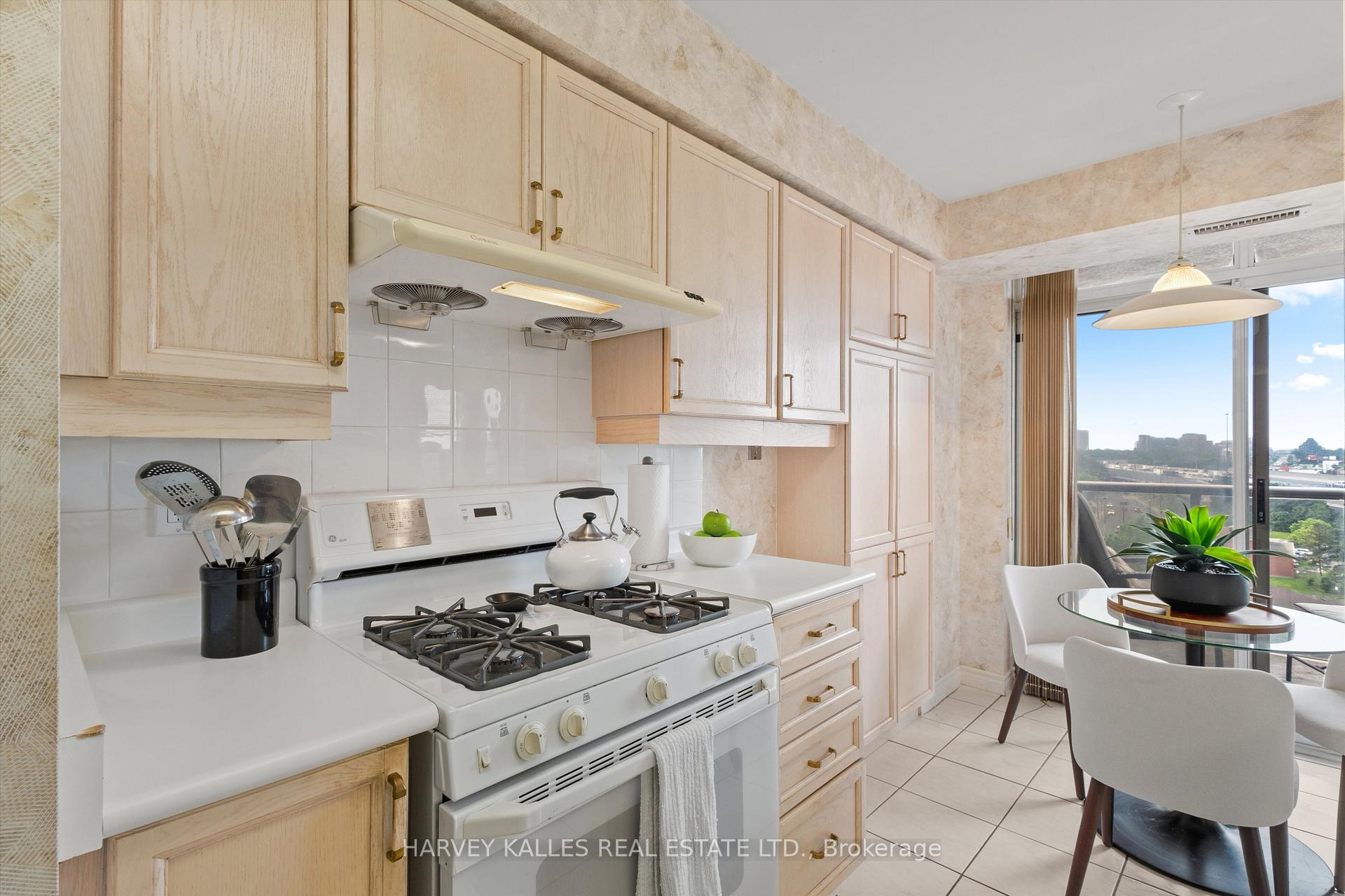 265 Ridley Boulevard 1009, Toronto Unit: 1009