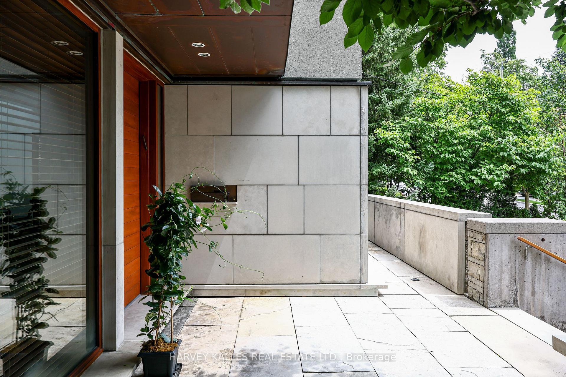 36 Millbank Avenue, Toronto