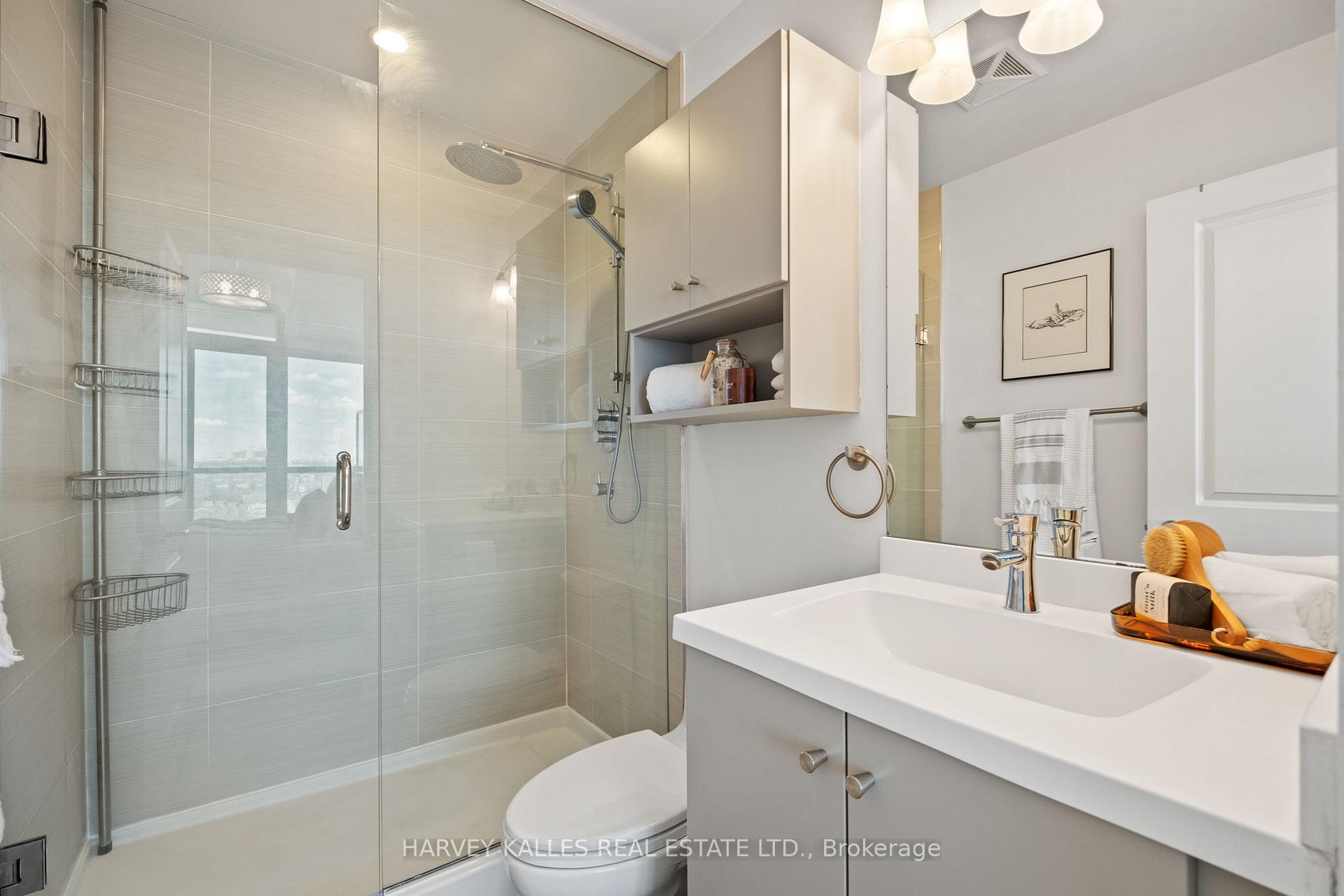 530 St Clair Avenue W 1602, Toronto Unit: 1602