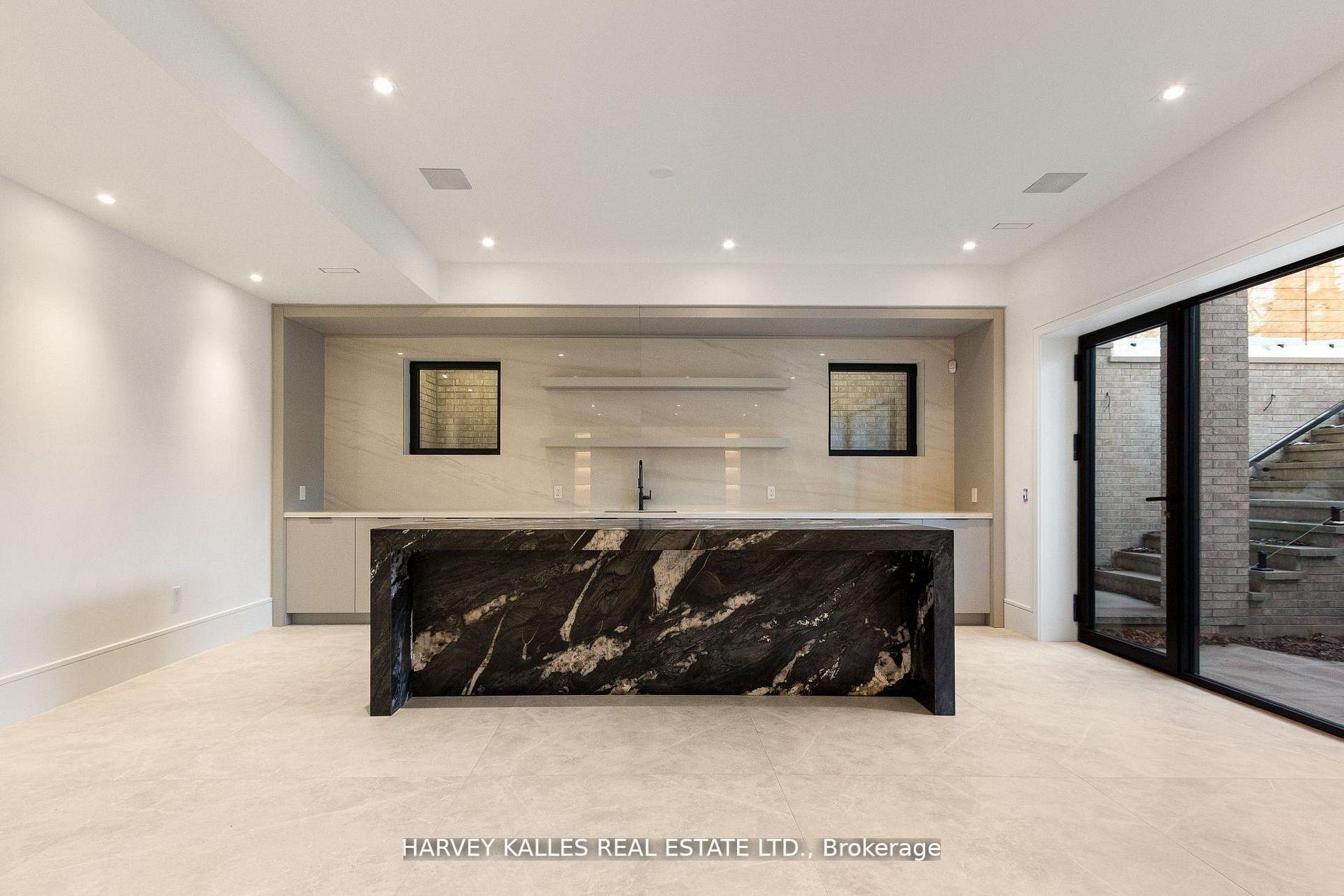 370 Glengrove Avenue W, Toronto